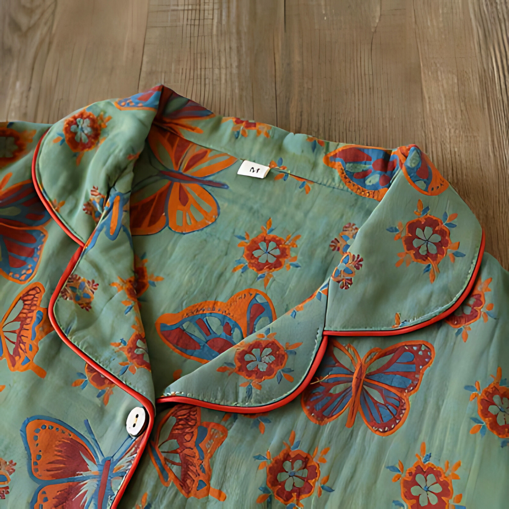 Women's pajamas with butterfly motif | With buttons