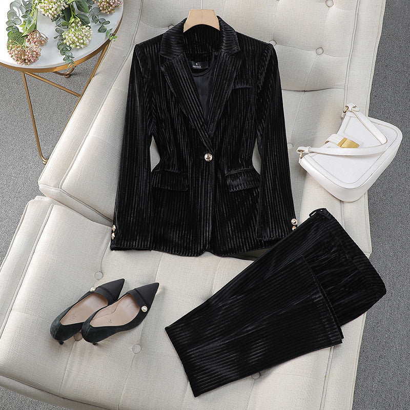 Velvet jacket and pants for women