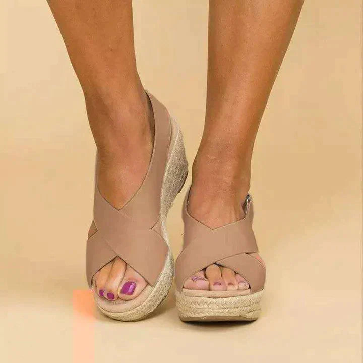 Trendy sandals that support the feet