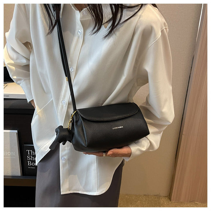 Elegant Sophie Retro Handbag, Handmade
- TrendAura