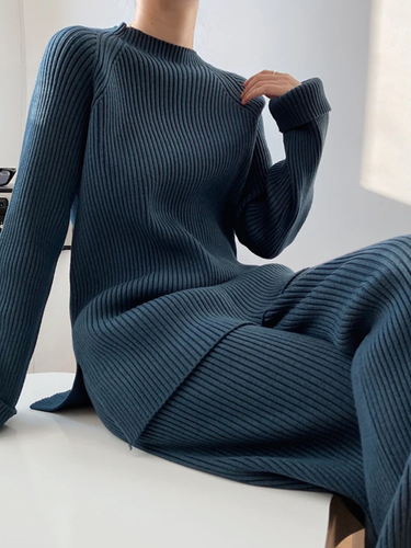 Women's knitting set made of soft rib knit