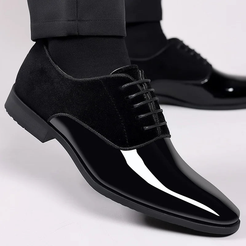 Elegant patent leather shoes for men