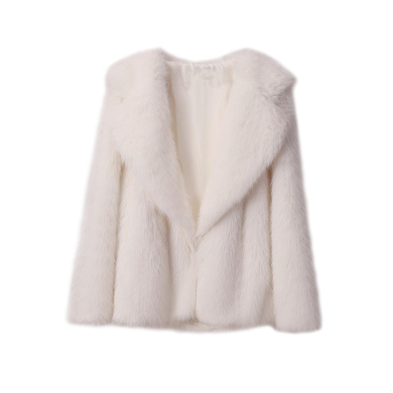 Elegant white faux fur jacket with long sleeves