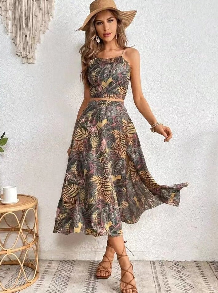 Elegant summer dress with tropical print