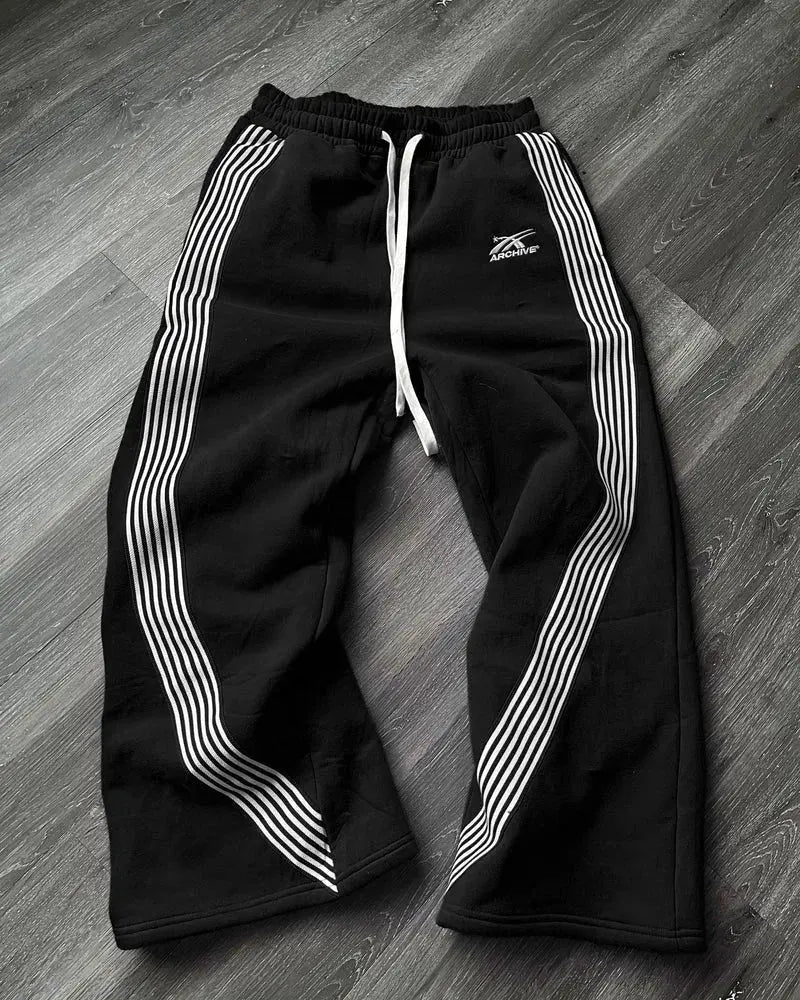 Eloura-Moda | Men's sweatpants with stripes