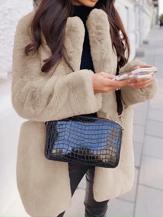 Women’s Modern Fur Coat | Wide Cut