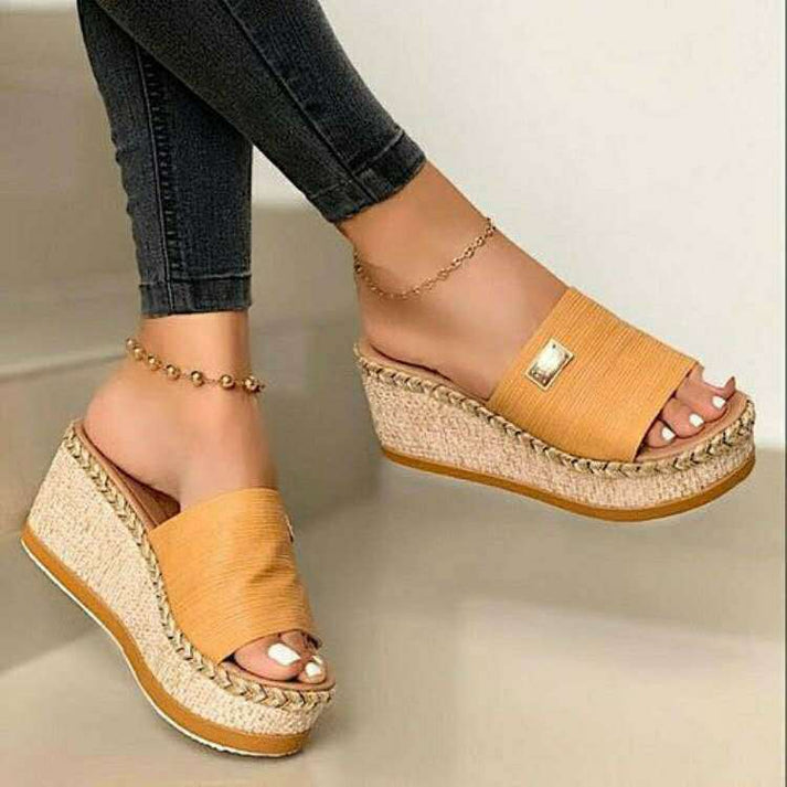 - TrendAura