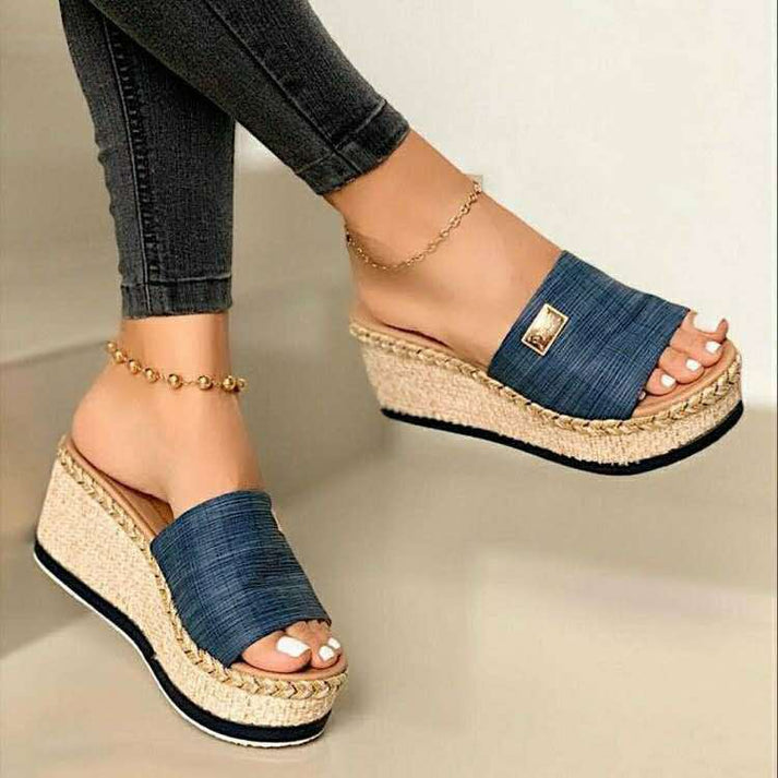 - TrendAura