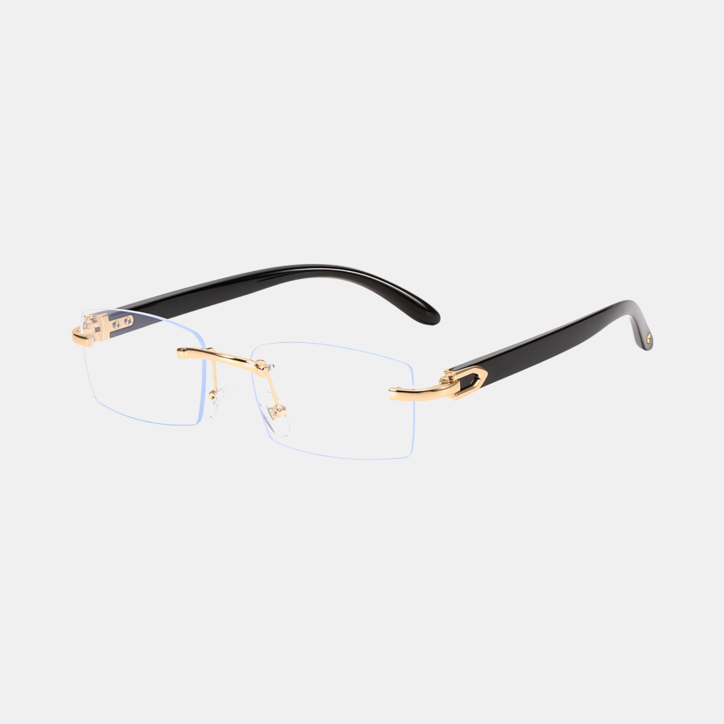 Women's sunglasses with reflective lenses and UV protection