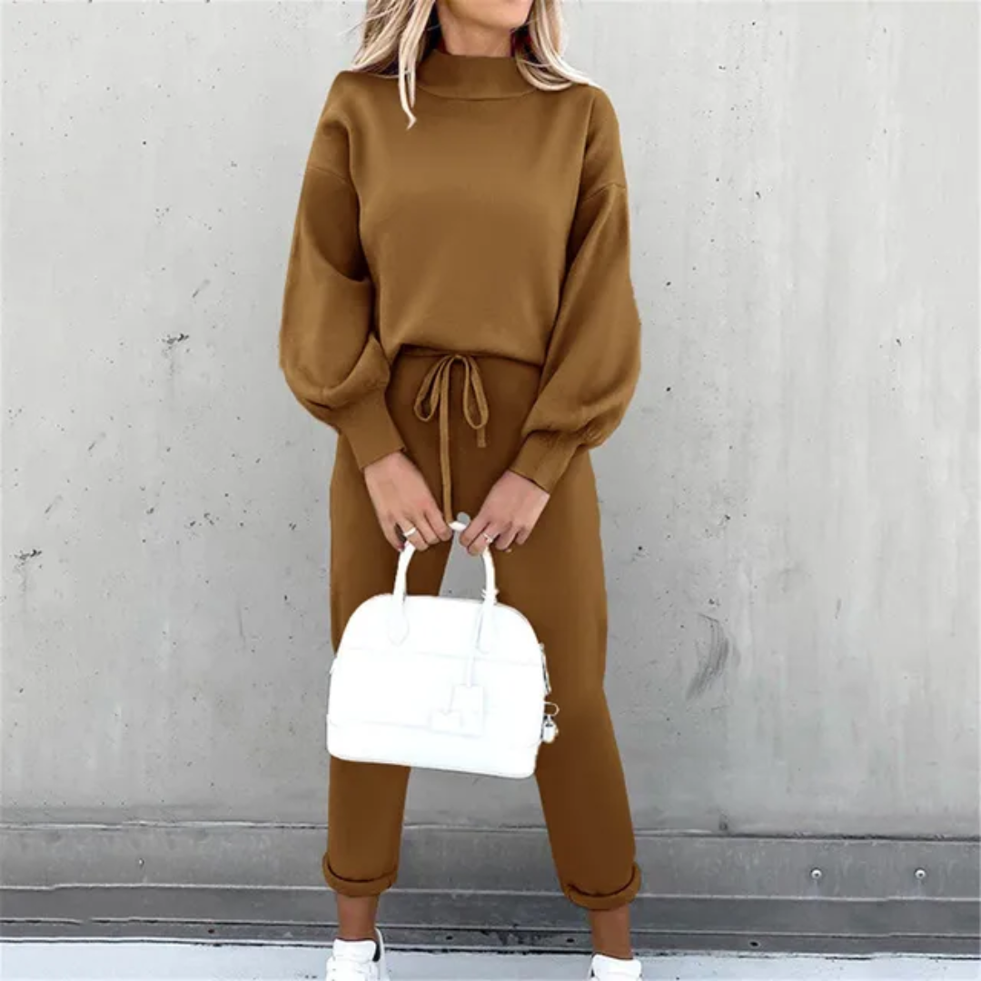 Stylish women's tracksuit made of soft material