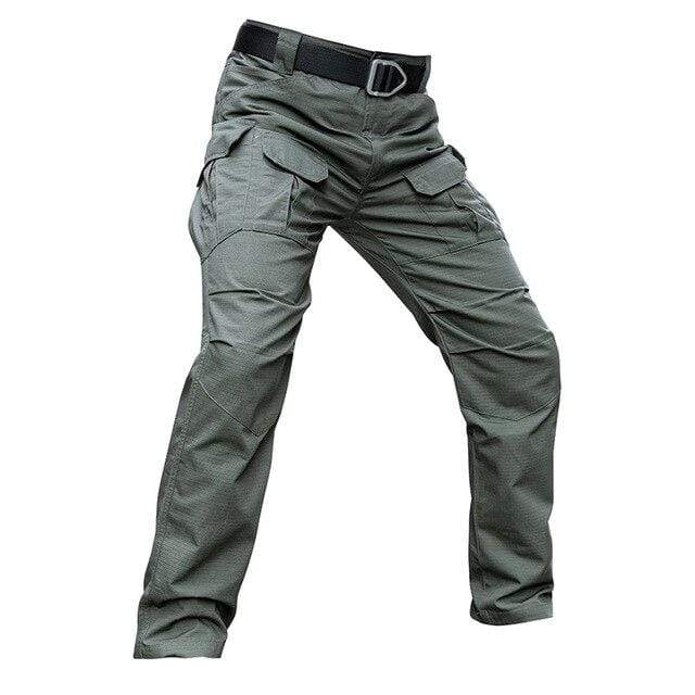 Waterproof pants with practical pockets