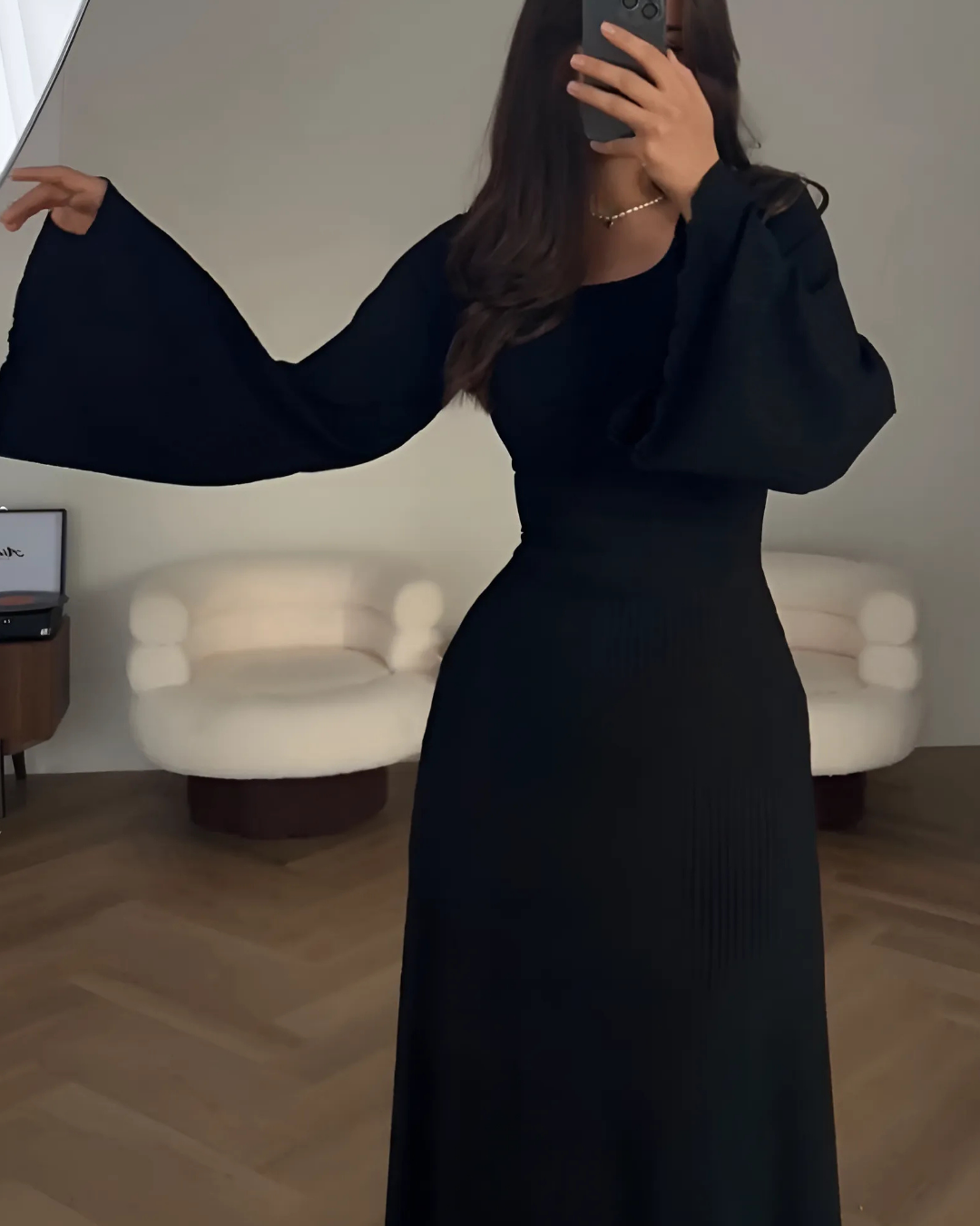 Women's Elegant Fitted Maxi Dress with Wide Long Sleeves