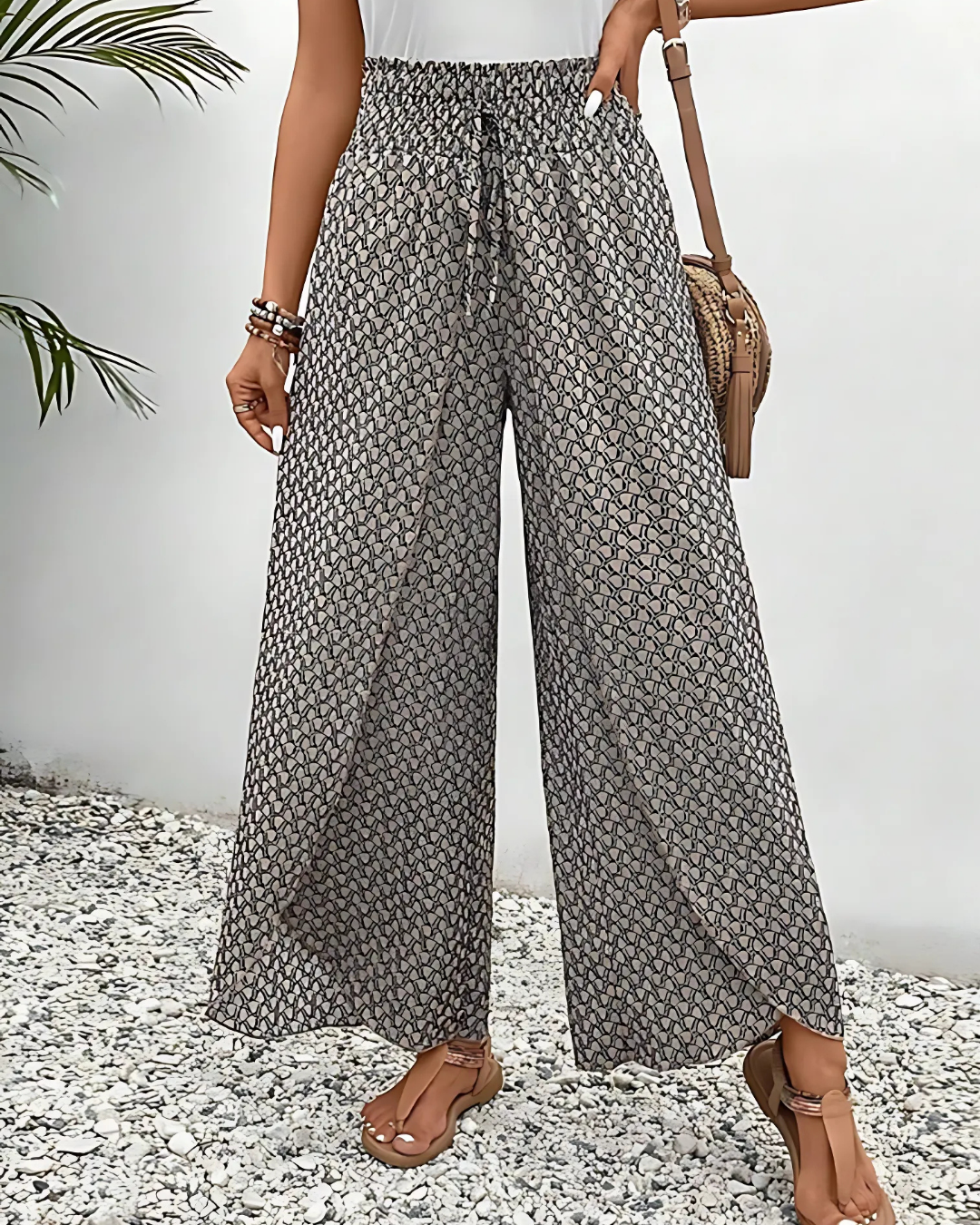 Women's summer pants with geometric print