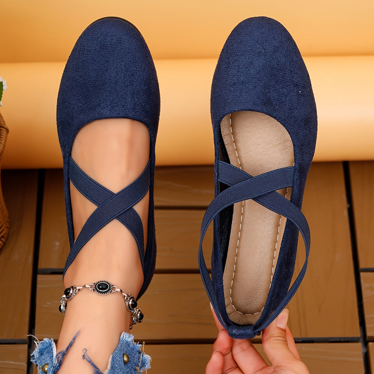 Casual Shoes with Criss-Cross Straps for Women