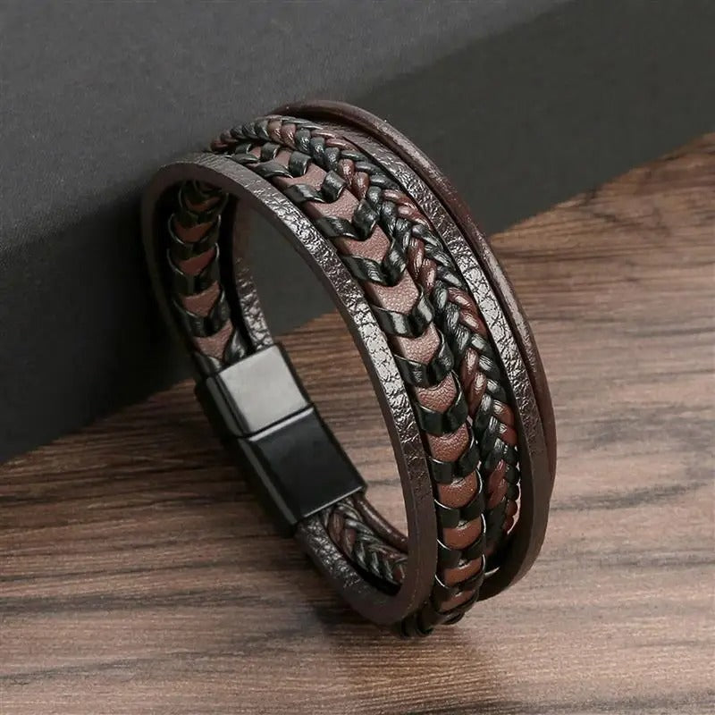 Timeless vintage - Luxurious leather bracelet