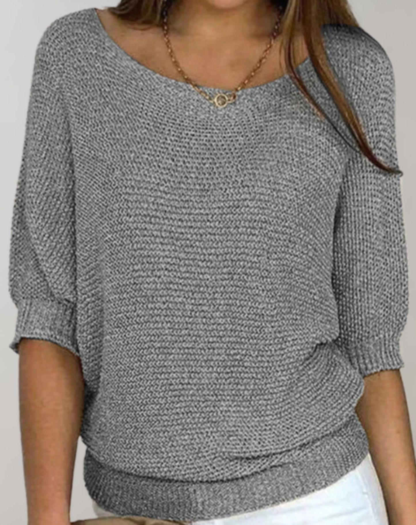 Eloura-Moda | Beautiful fitted sweater with a round neckline and straight sleeves to medium length