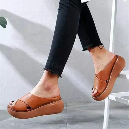 Women's Flat Sandals with Cushioned Footbed and Adjustable Straps