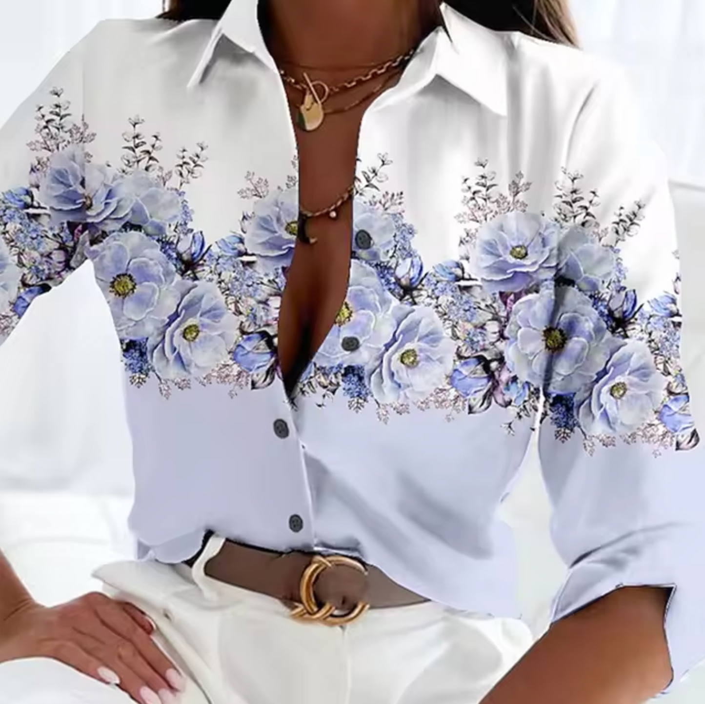 Freya | Women's blouse with floral pattern
