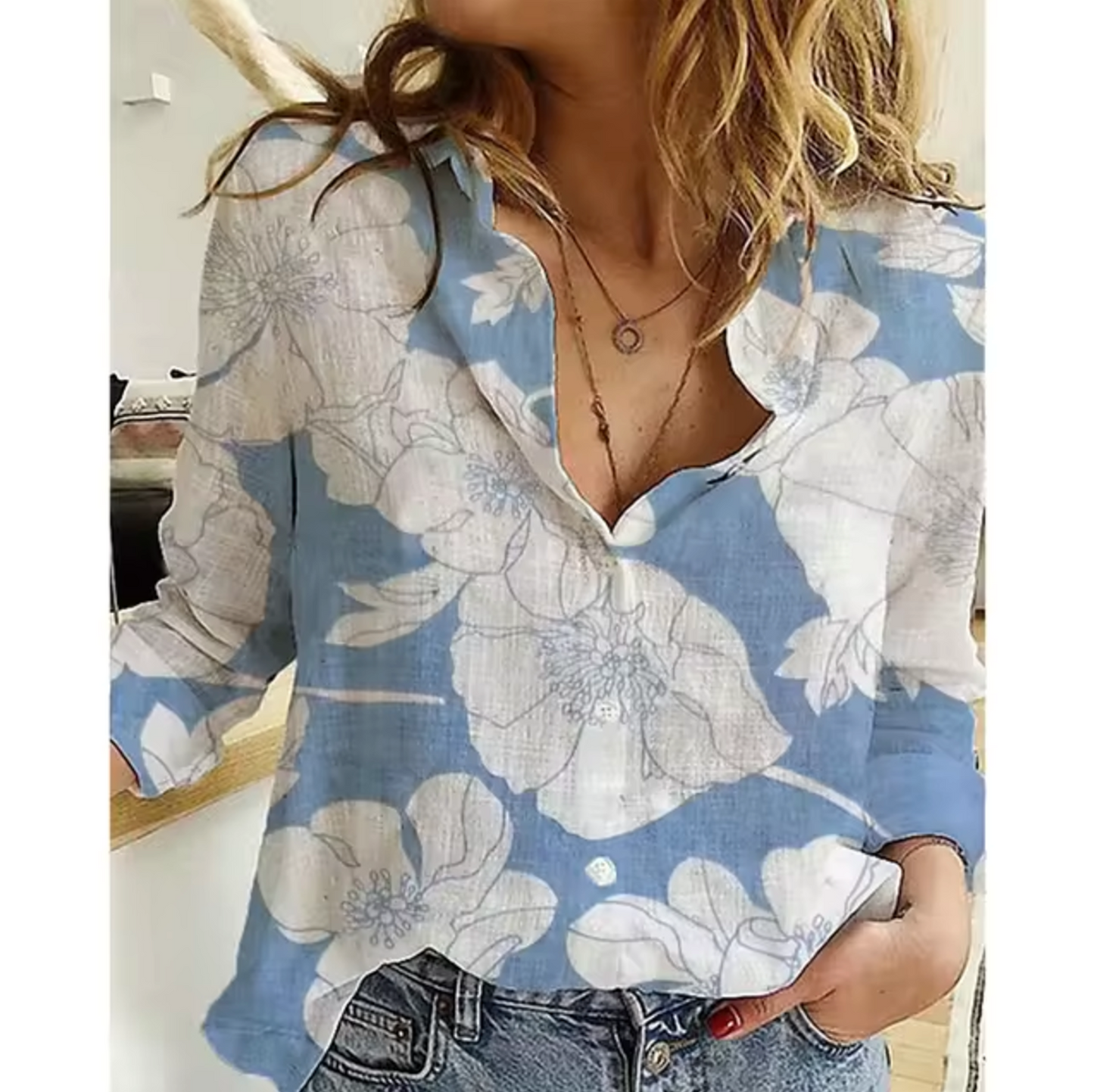 Freya | Women's blouse with floral pattern