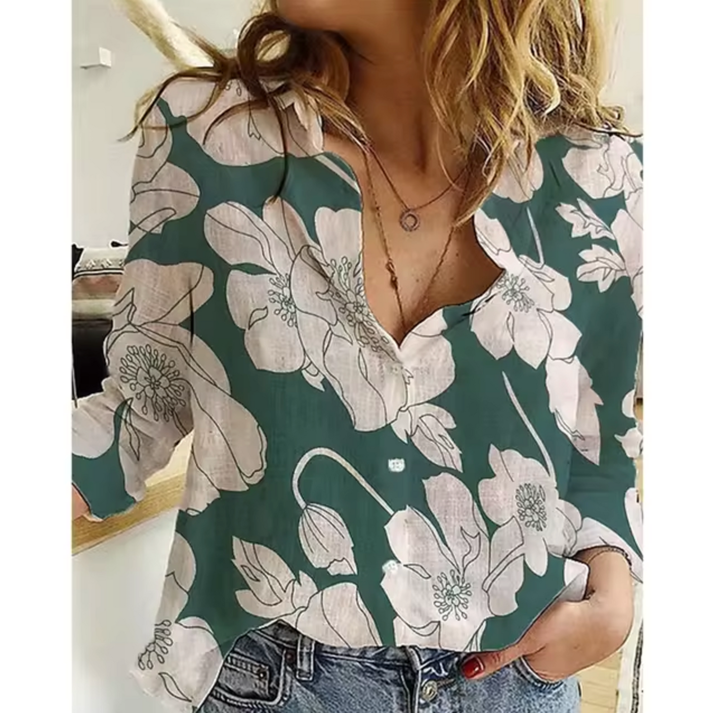 Freya | Women's blouse with floral pattern
