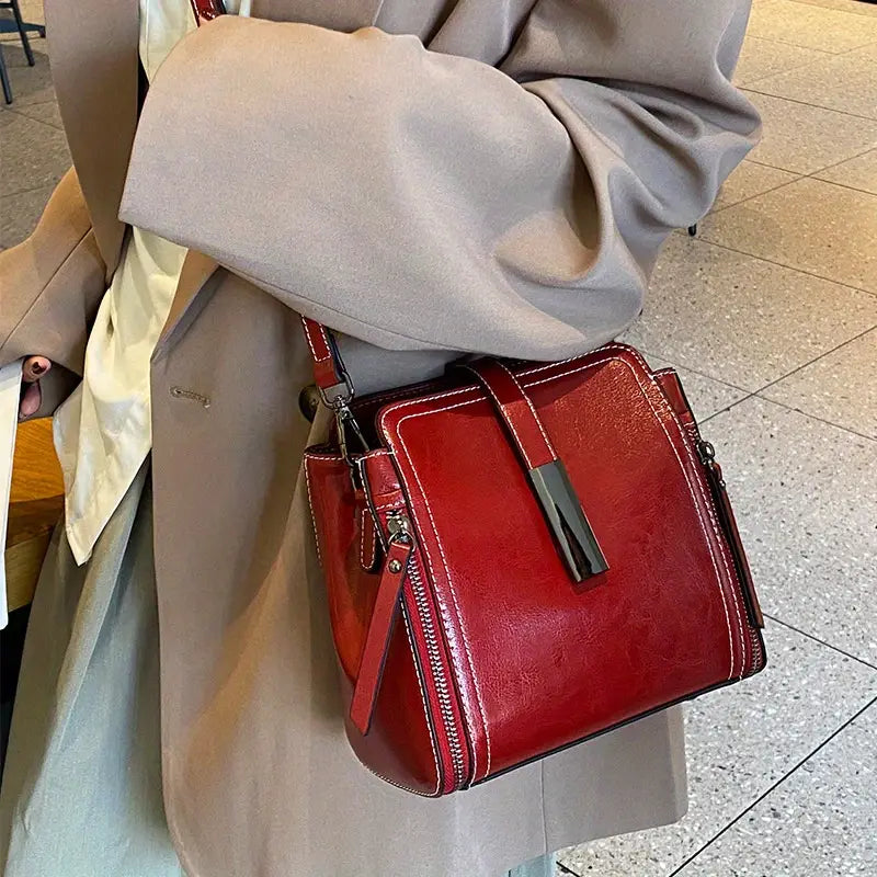 TrendAura Cathy Leather Crossbody Bag - Structured Design With Adjustable Shoulder Strap For All Day Versatility