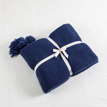 Minimalist Knit Throw Blanket with Chunky Texture