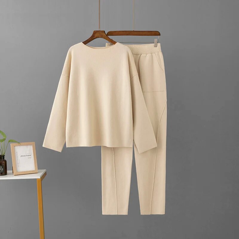 2-piece knit set for women