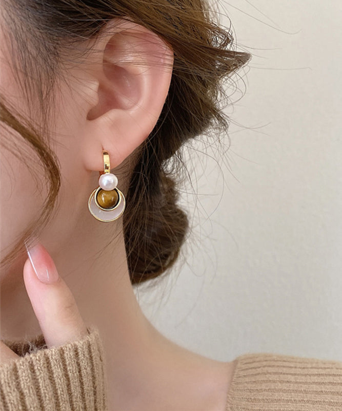 Boucles d'oreilles créoles en verre et pierre œil de tigre surdorée en cuivre marron (2025) - TrendAura