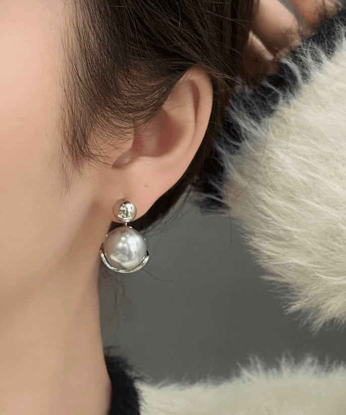 Boucles d'oreilles à tige en argent sterling et perles grises 2025 - TrendAura