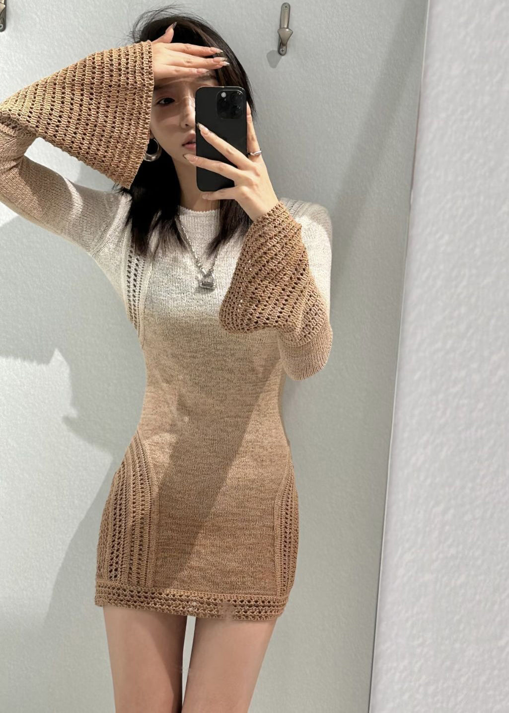 Robe en maille dégradée à manches évasées et coupe ajustée, collection 2025 - TrendAura