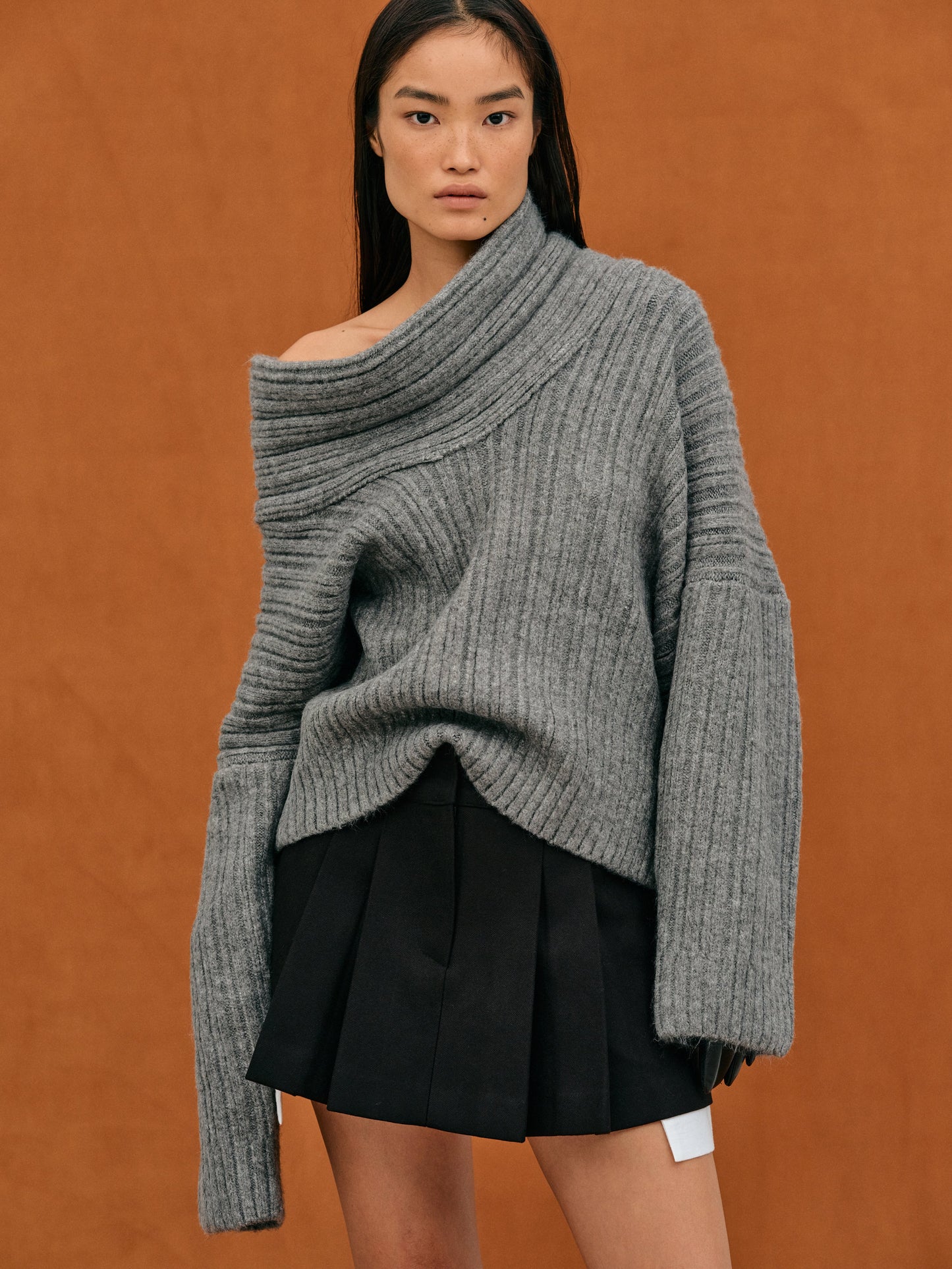 Women’s Knitted Sweater – Oversized Fit – Ribbed Texture – Off-Shoulder Neckline