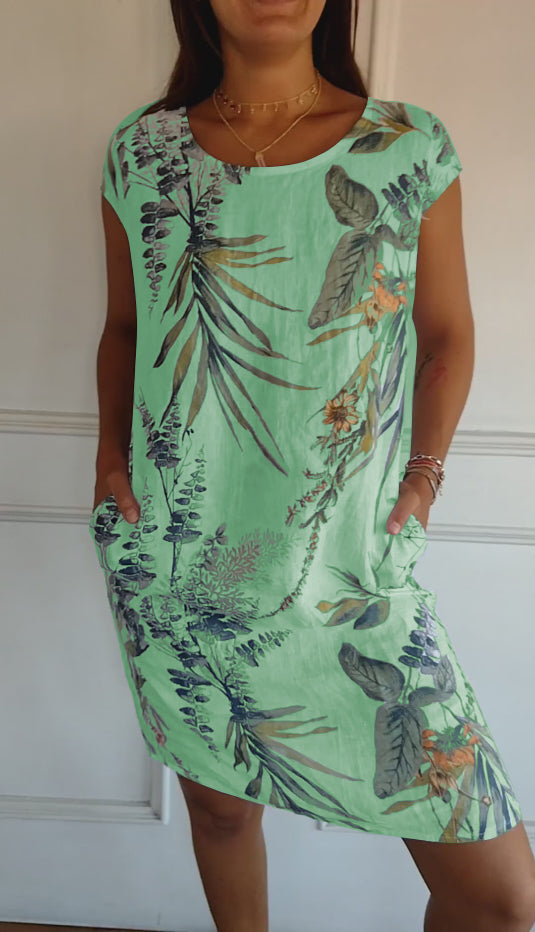 Women's Dress - Relaxed Fit - Short Sleeve - Round Neck - With Side Pockets