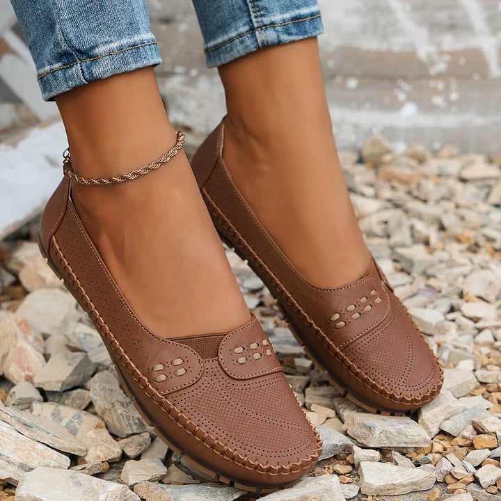 Women's Stylish Footwear with Supportive Design and Comfortable Fit