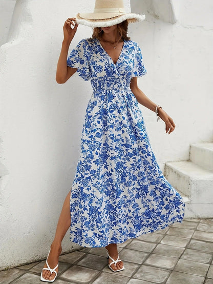 Liselotte Elegant Maxi Dress Floral Pattern V Neck Women