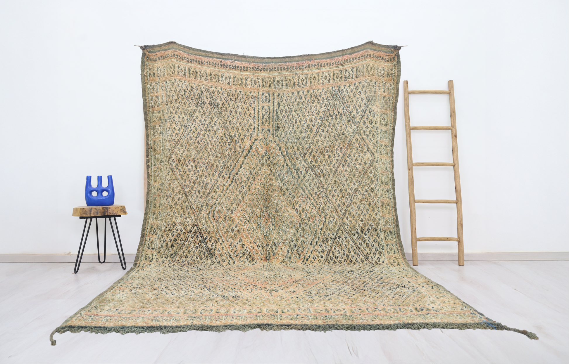 Tifrit  Vintage Moroccan Rug 7'9" x10'9" - TrendAura
