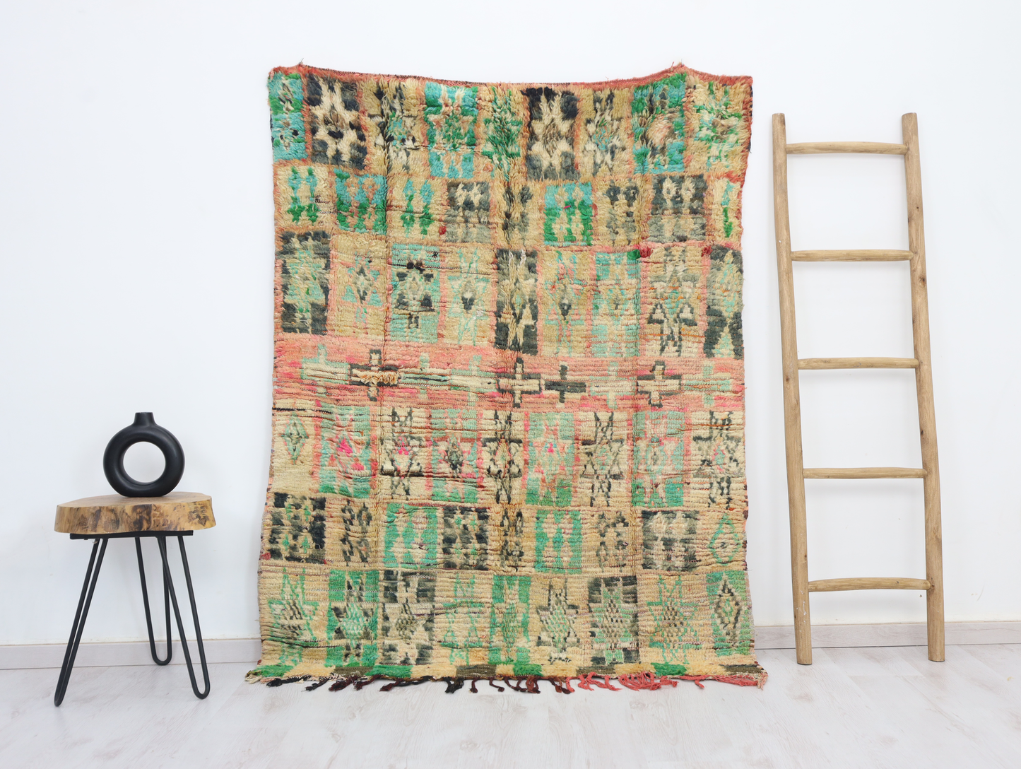 Tasekfa Vintage Moroccan Rug 4'3" x5'7" - TrendAura