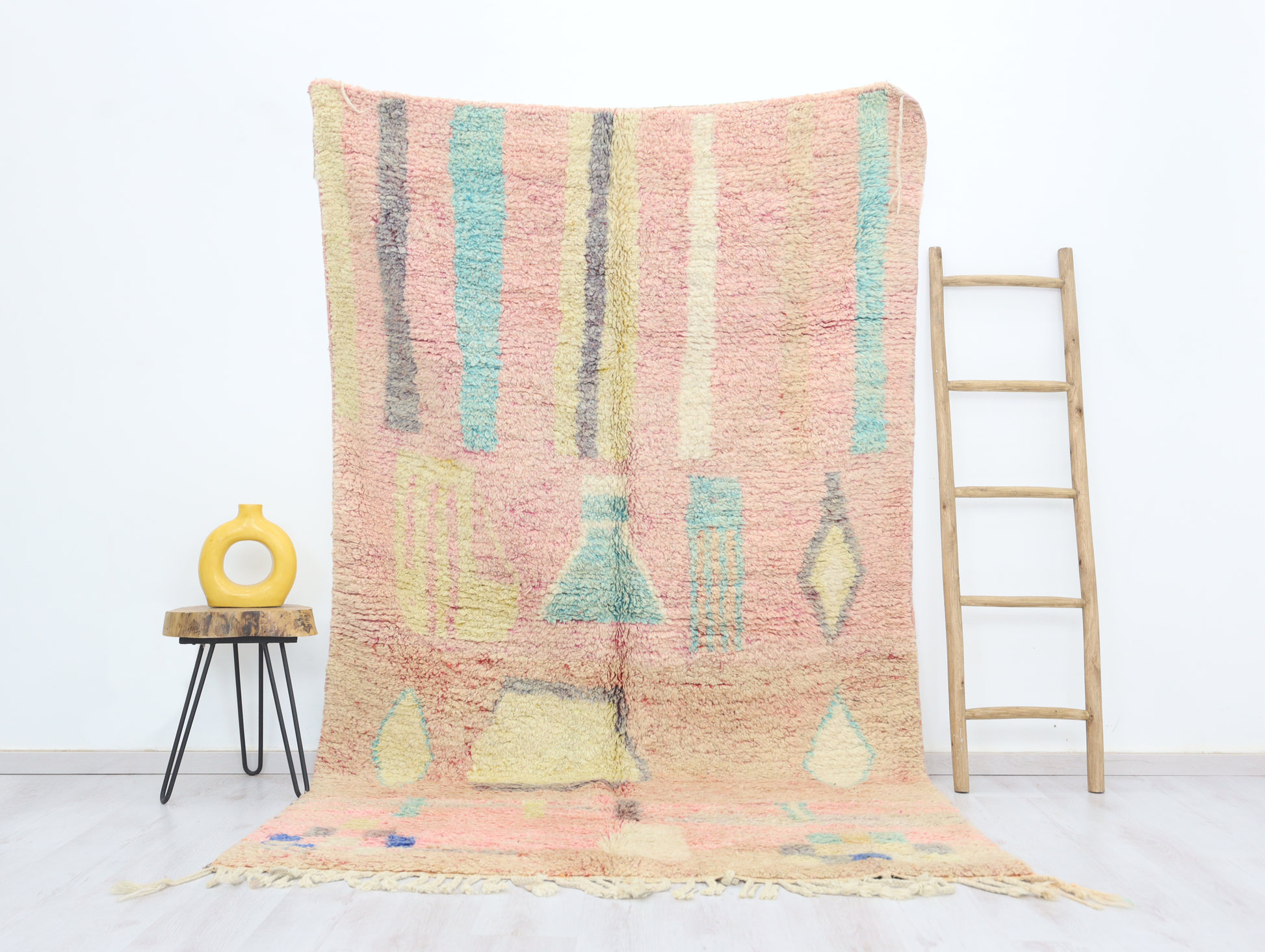 Izerf  Moroccan Rug 5'2" x 8'9" - TrendAura