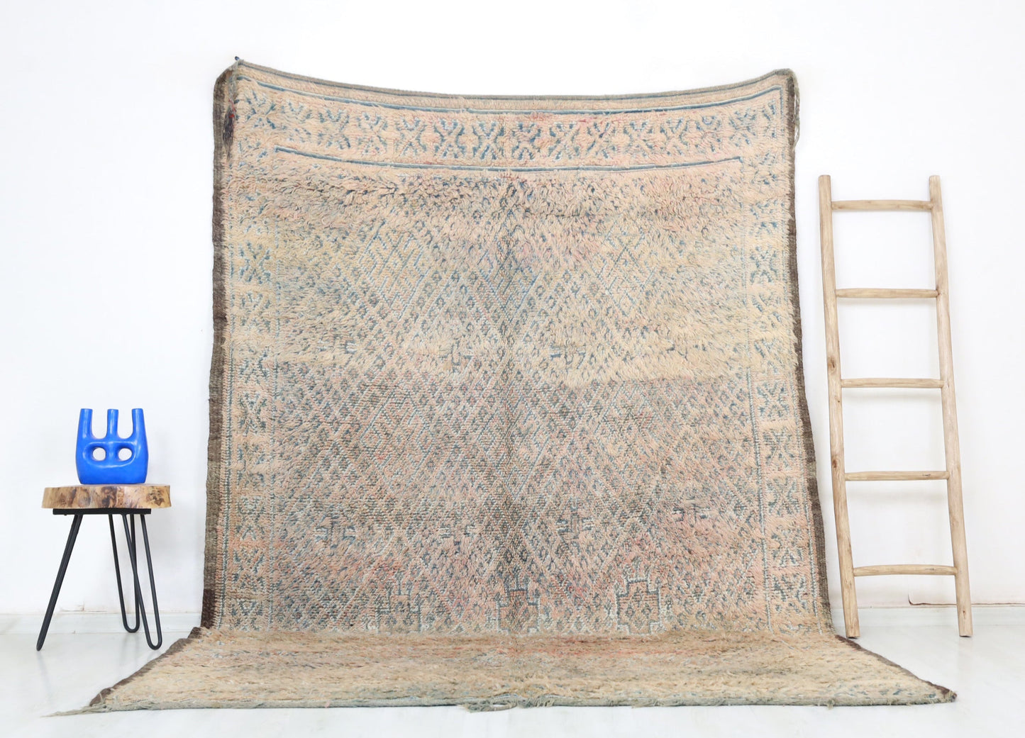 Hennuba Vintage Moroccan Rug  6'7" x 8'9" - TrendAura