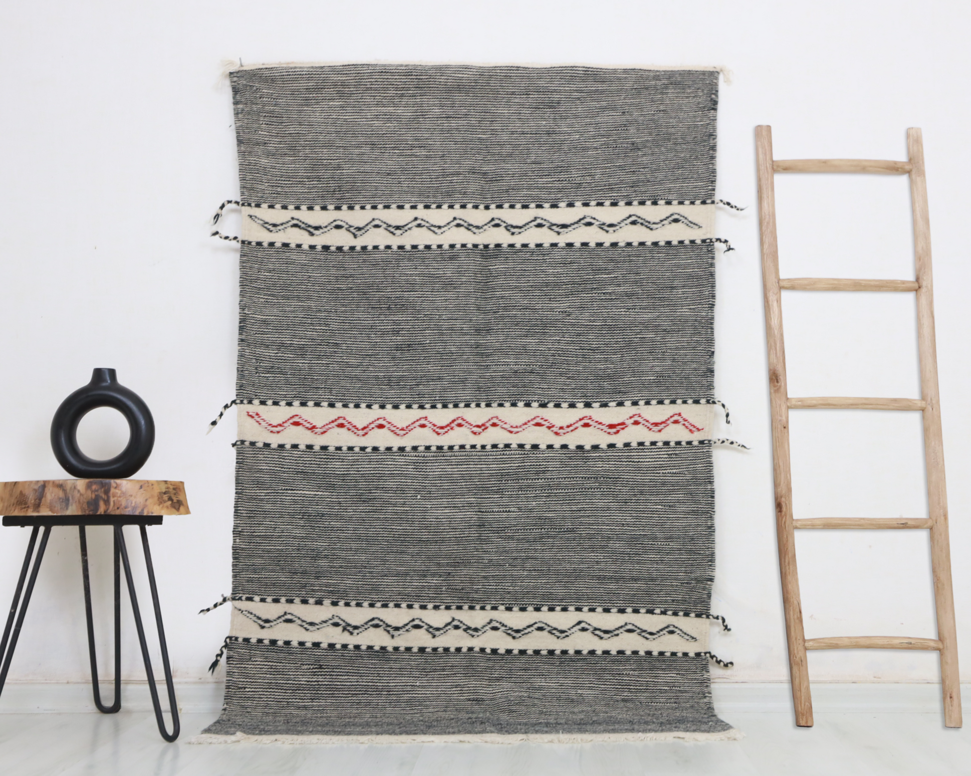 Issid  Moroccan Kilim Rug 3'3" x 5'2" - TrendAura