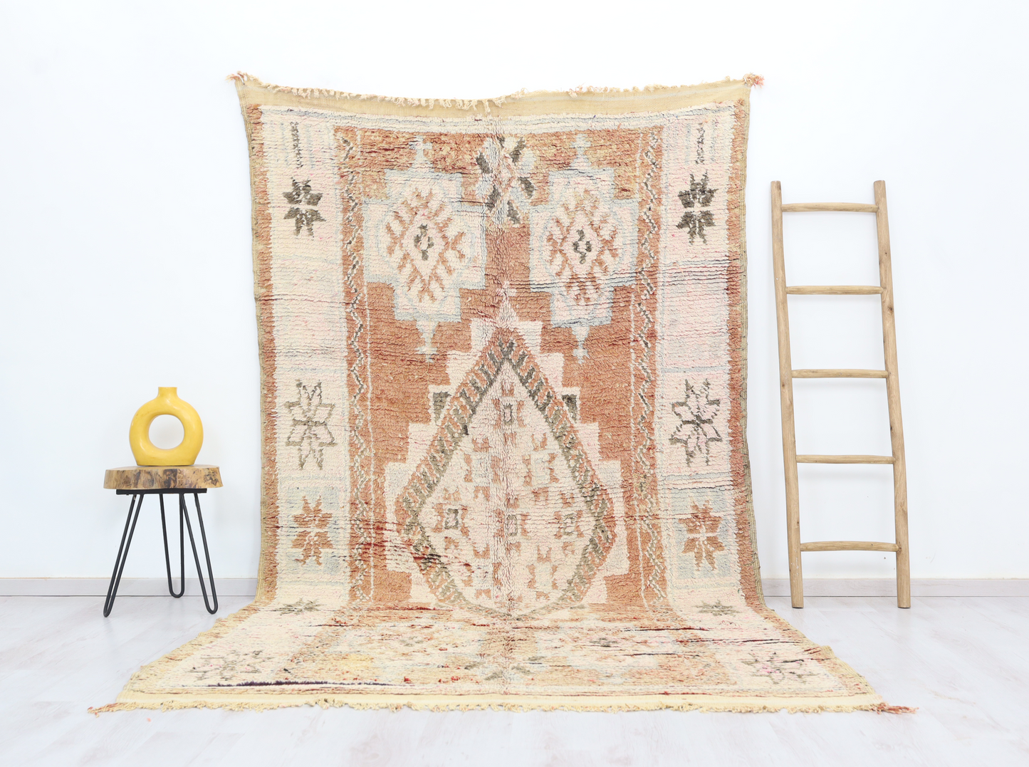 Ighodan Vintage Moroccan Rug 5'8" x10'2" - TrendAura