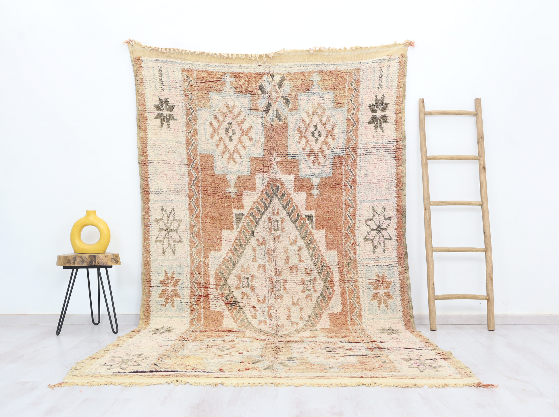 Ighodan Vintage Moroccan Rug 5'8" x10'2" - TrendAura