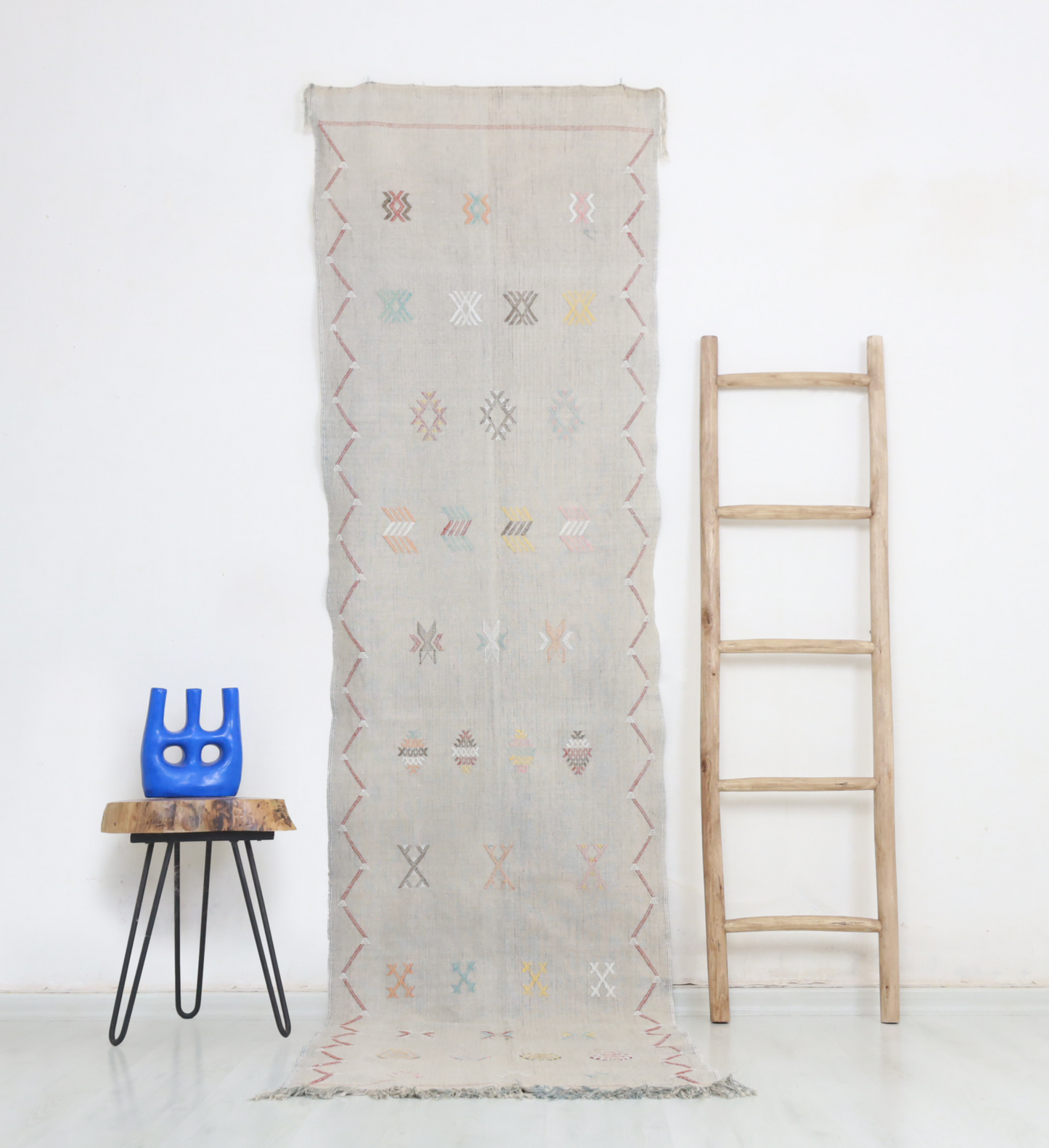 Yelli Cactus Silk Rug 2'4" X 9'2" - TrendAura