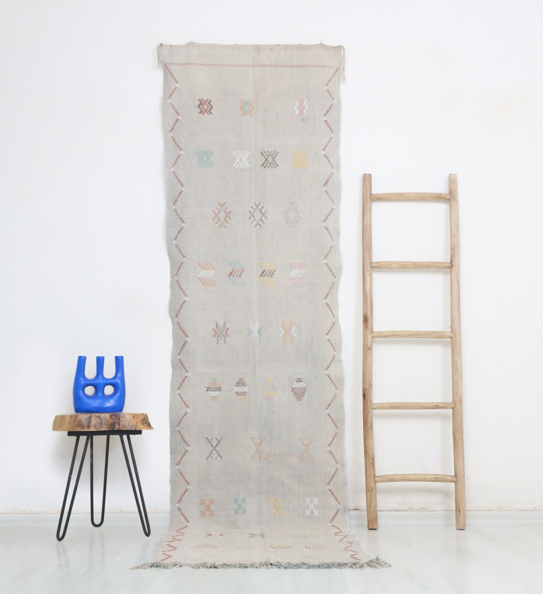 Yelli Cactus Silk Rug 2'4" X 9'2" - TrendAura