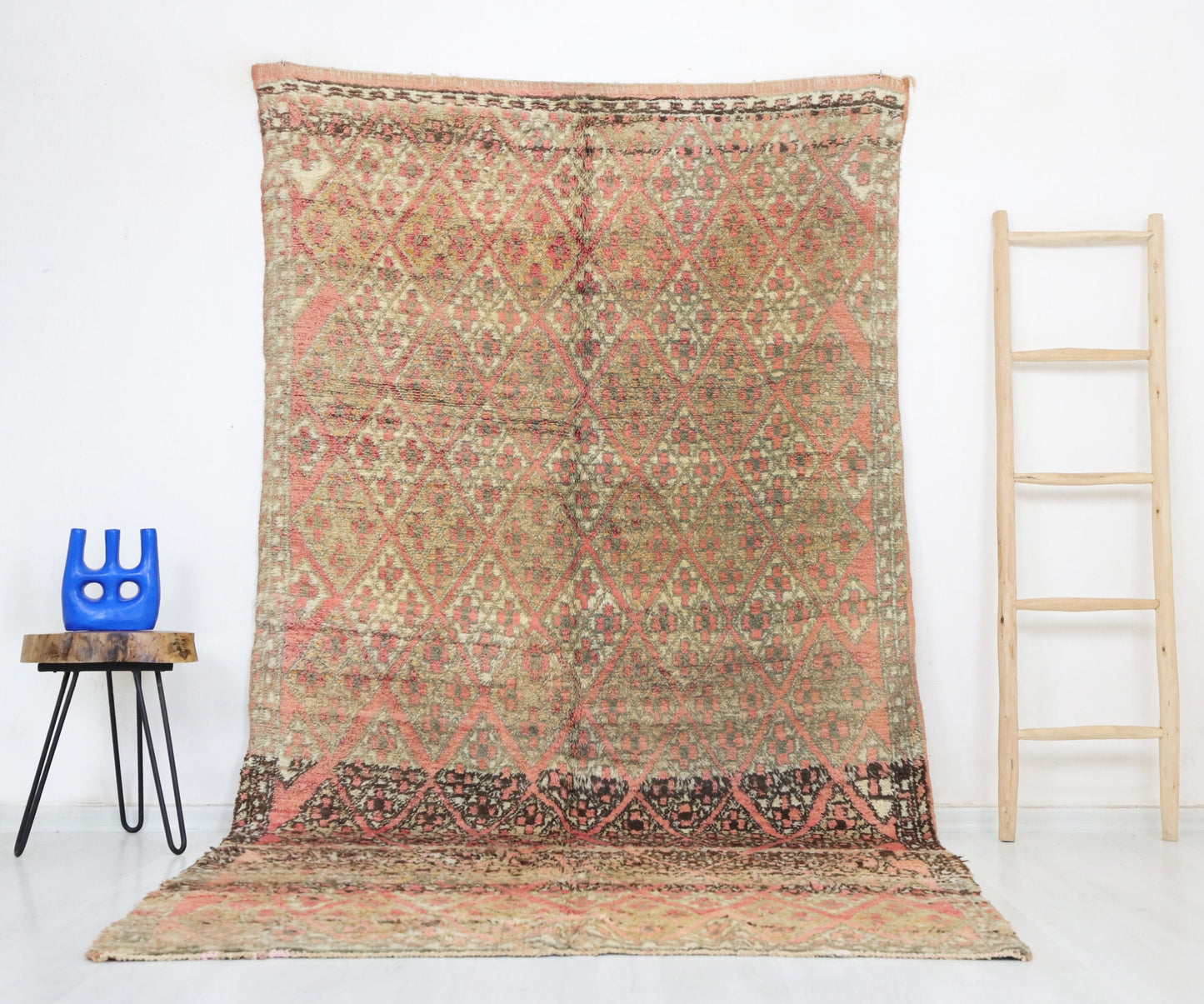 Izza Vintage Moroccan Rug  5'3" x 9'7" - TrendAura