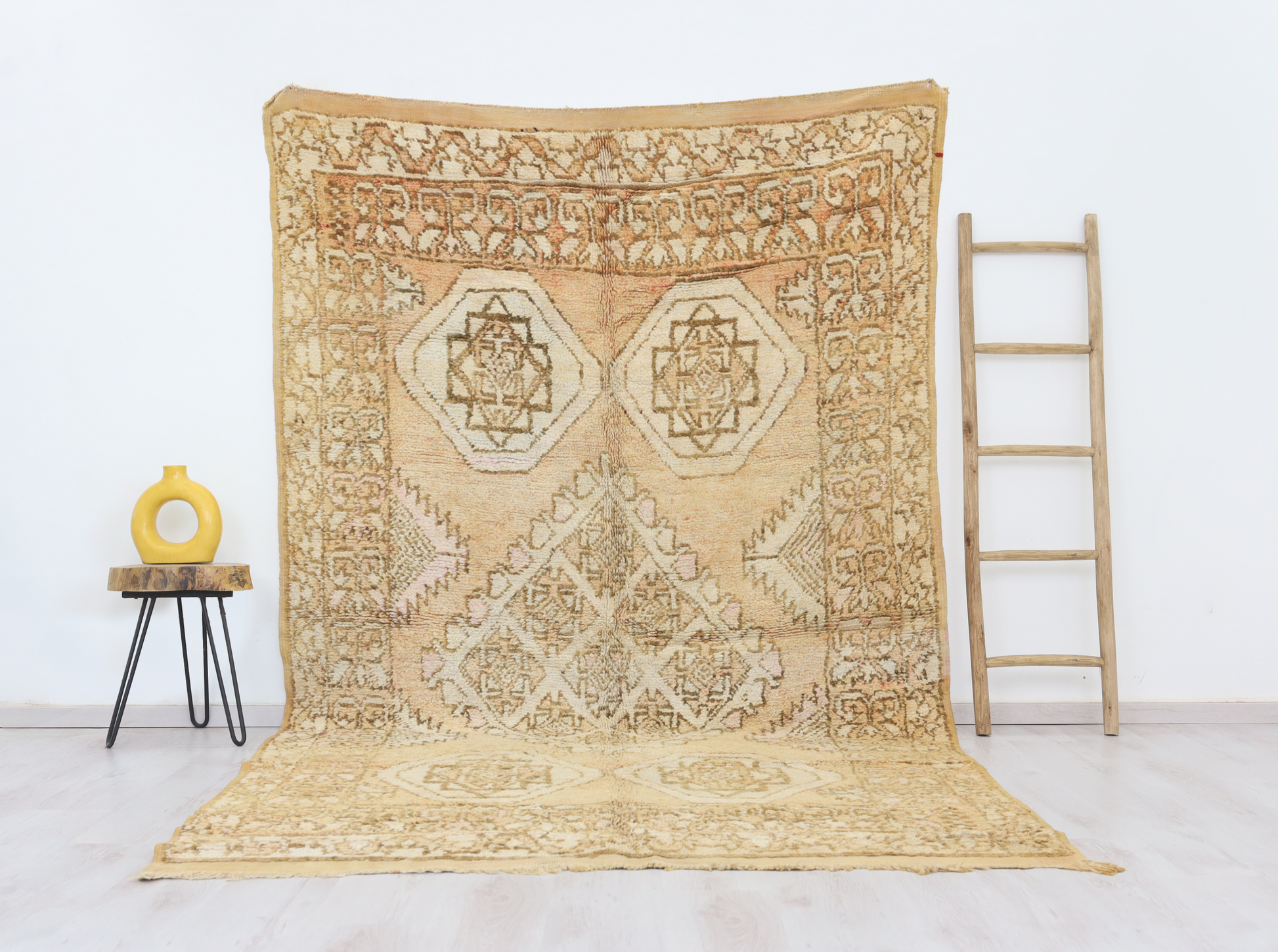 Kanissa Vintage Moroccan Rug 5'8" x10'6" - TrendAura