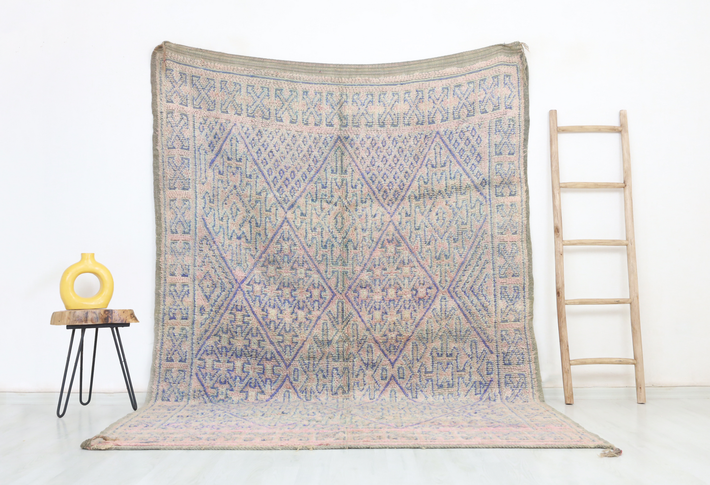 Tawurt Vintage Moroccan Rug  6'6" x9'2" - TrendAura
