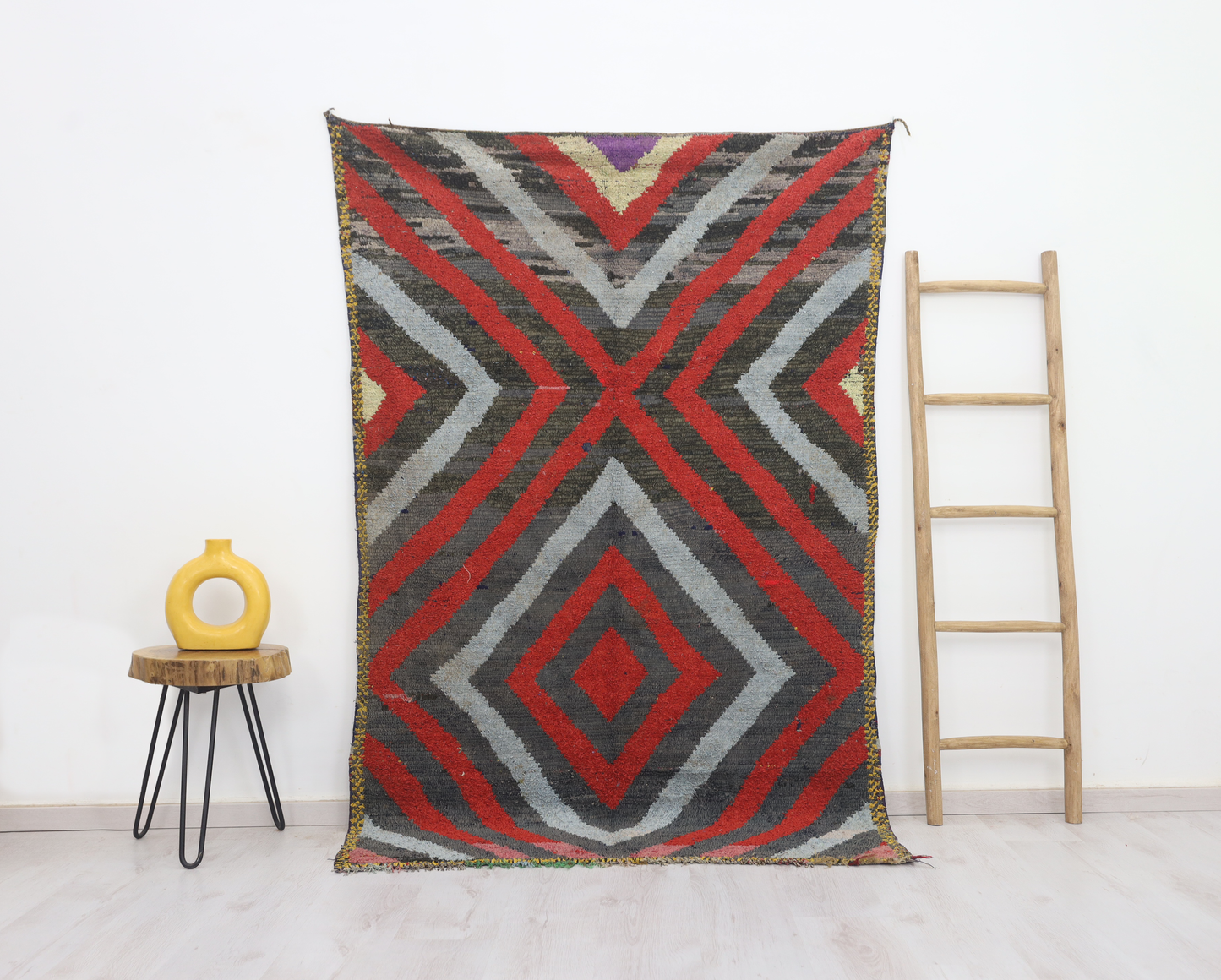Waman Moroccan Rug 4'5" x 7'2" - TrendAura