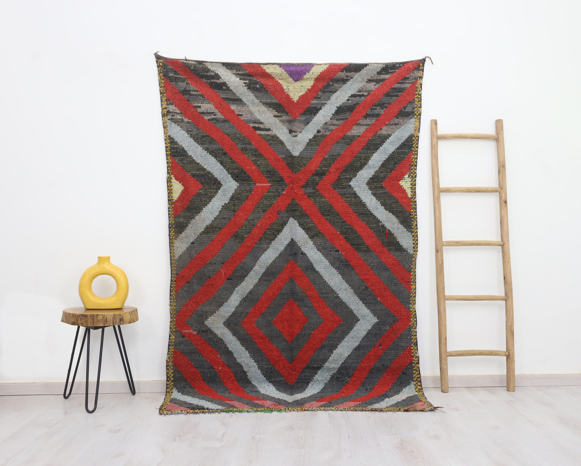 Waman Moroccan Rug 4'5" x 7'2" - TrendAura