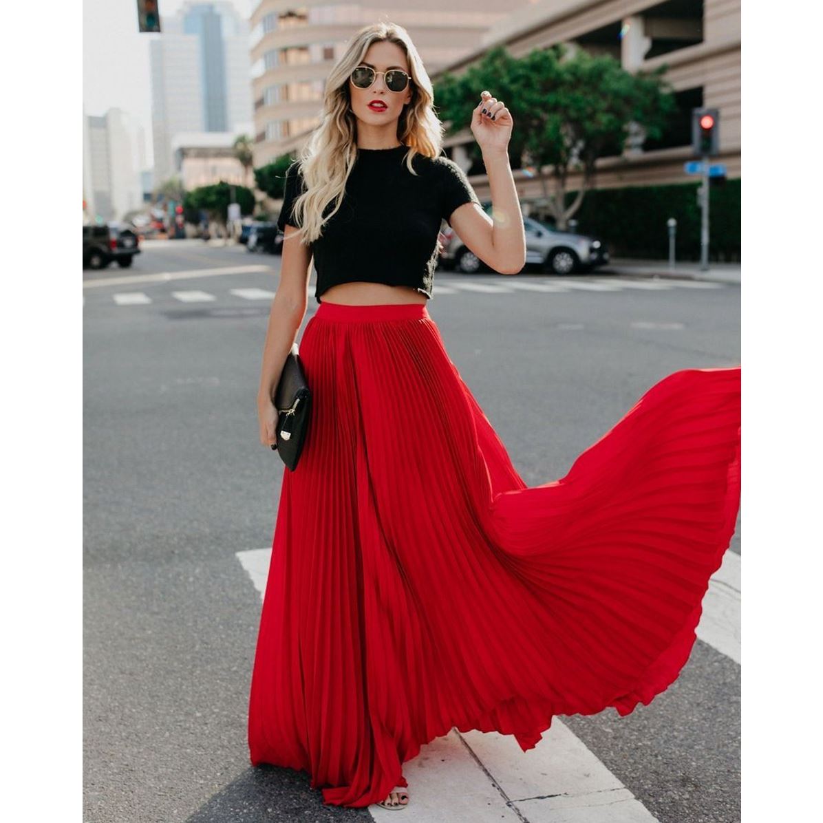 Ysée | Elegant Pleated Skirt – Chic and Timeless Style