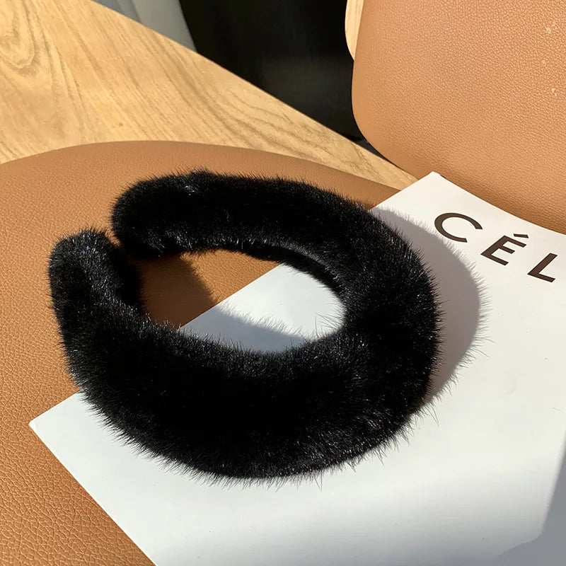 Léa Luxe Faux Fur Headband For Women With Soft Plush Winter Comfort And Elegant Style
